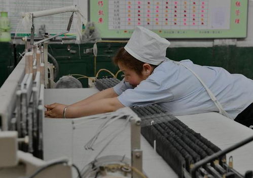 紡織車(chē)間“火爐”之謎 女職工汗如雨下，空調(diào)為何成奢望？